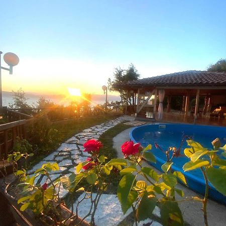 Robinson Sunset Guest House Лагадин Екстериор снимка