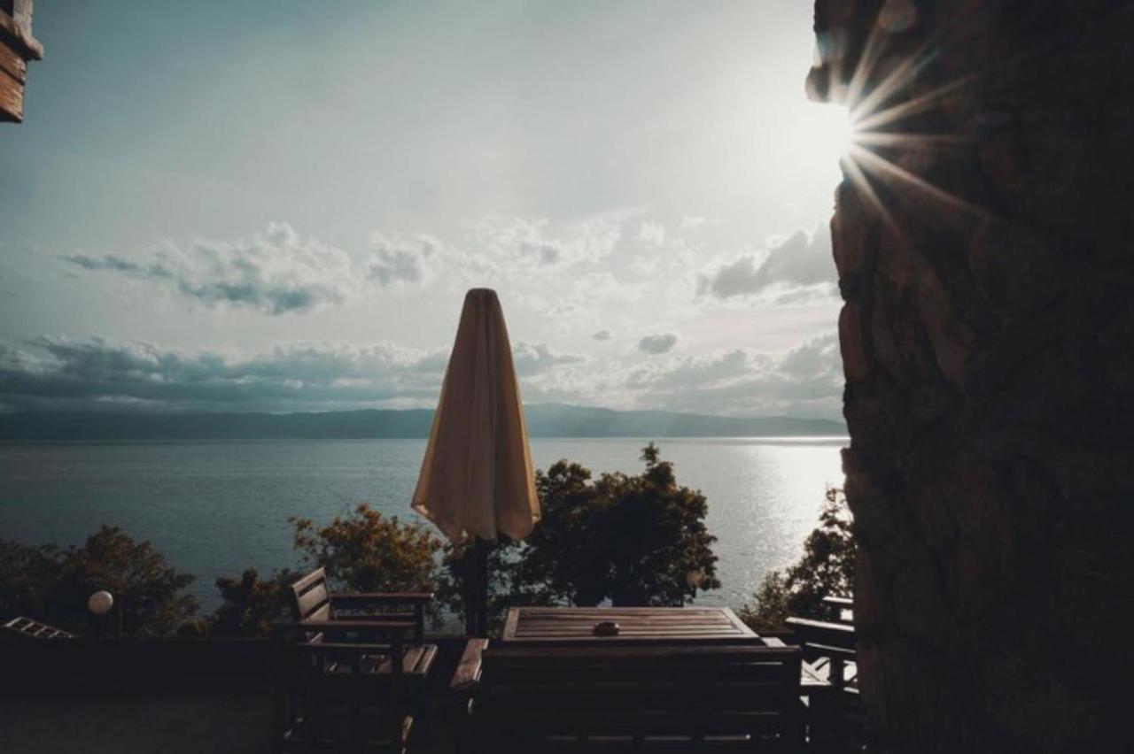 Robinson Sunset Guest House Лагадин Екстериор снимка