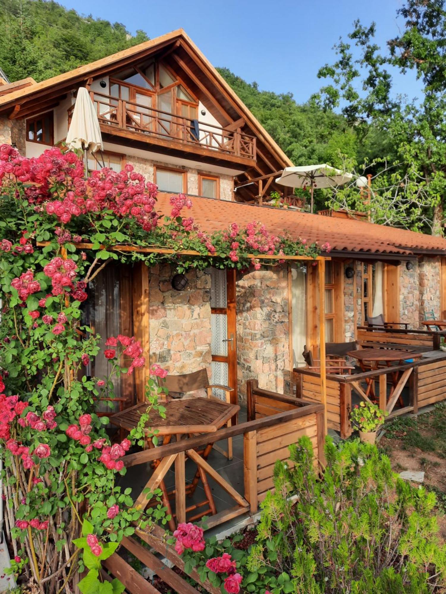 Robinson Sunset Guest House Лагадин Екстериор снимка