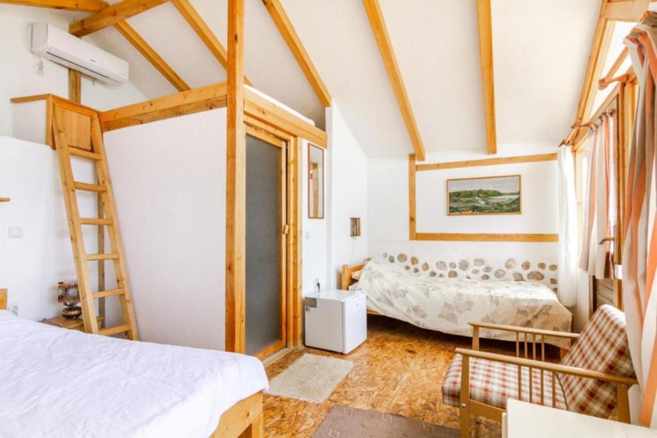 Robinson Sunset Guest House Лагадин Екстериор снимка