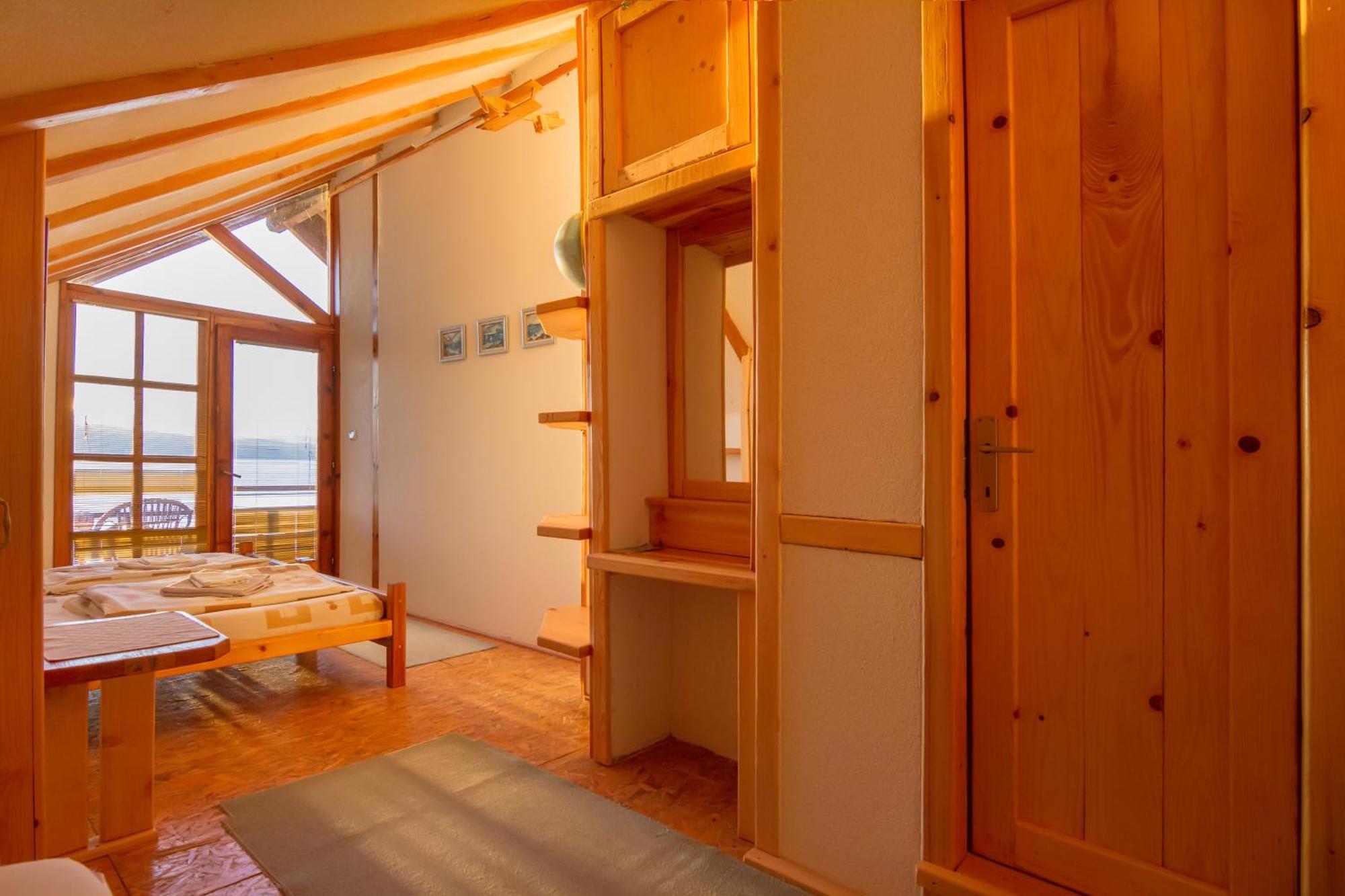 Robinson Sunset Guest House Лагадин Стая снимка